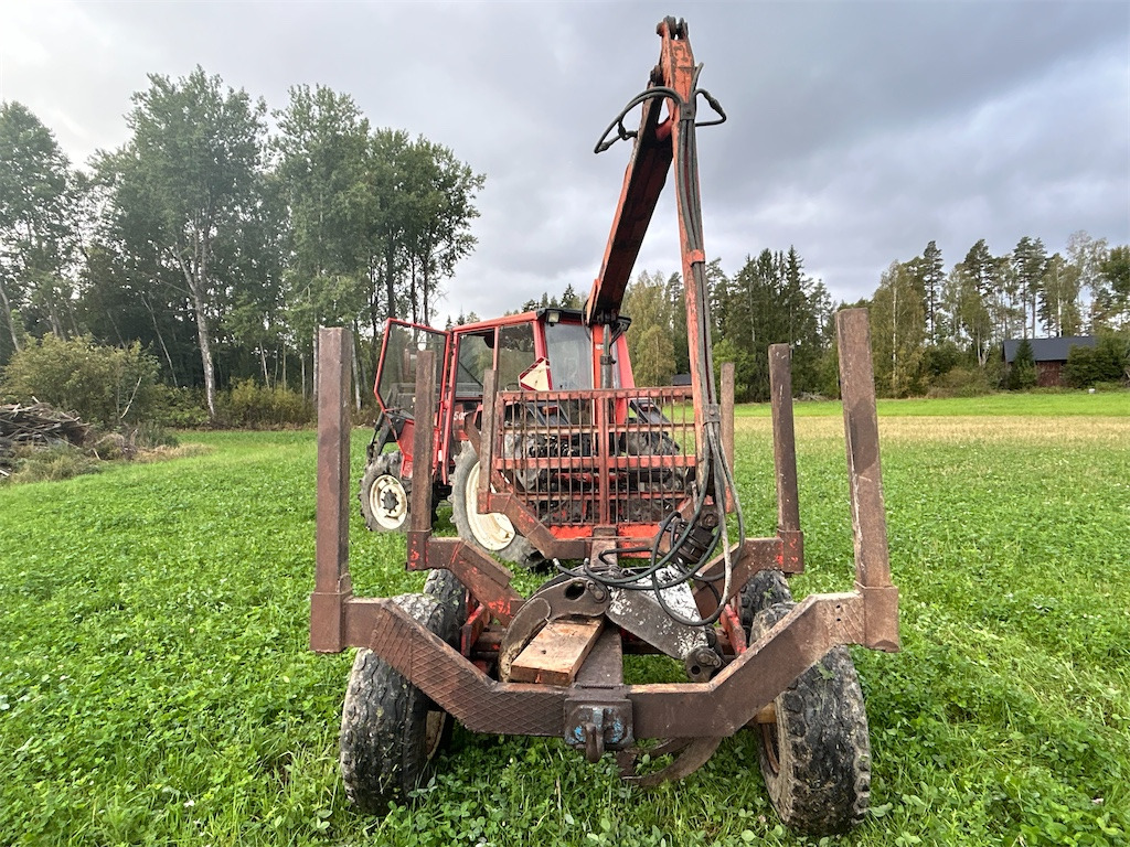 Remolque forestal Normet 32800 skogsvagn med Farma kran: foto 26