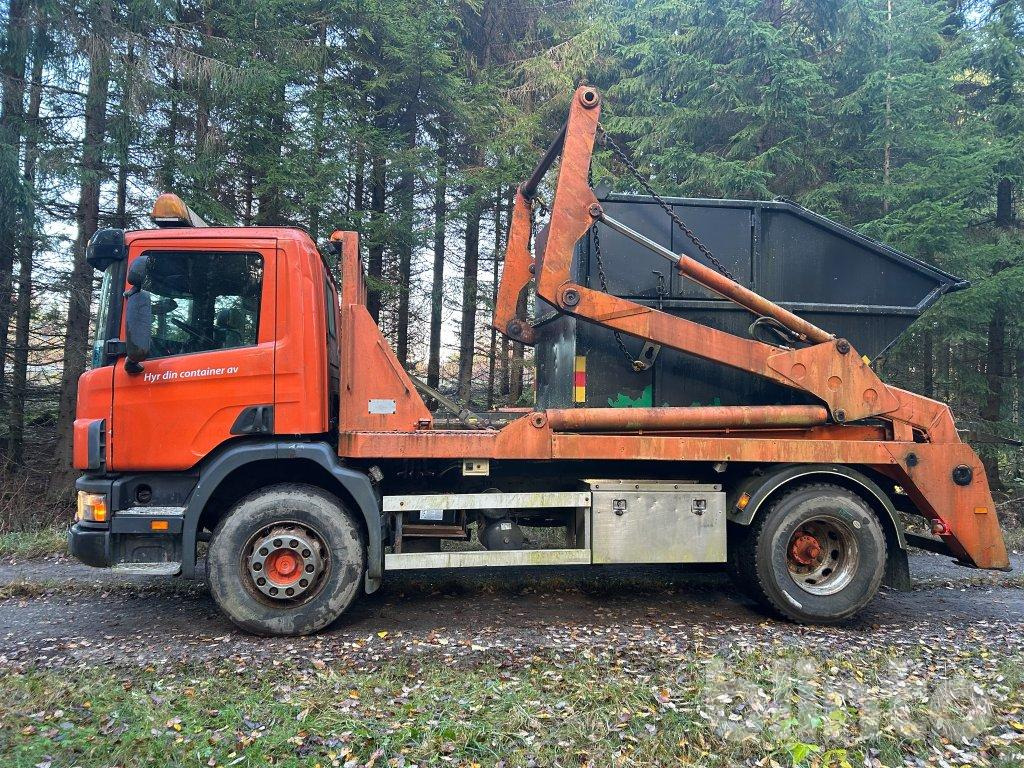 SCANIA P94GB4X2NZ230 - Portacontenedor de cadenas camión: foto 5 SCANIA P94GB4X2NZ230 - Portacontenedor de cadenas camión: foto 5
