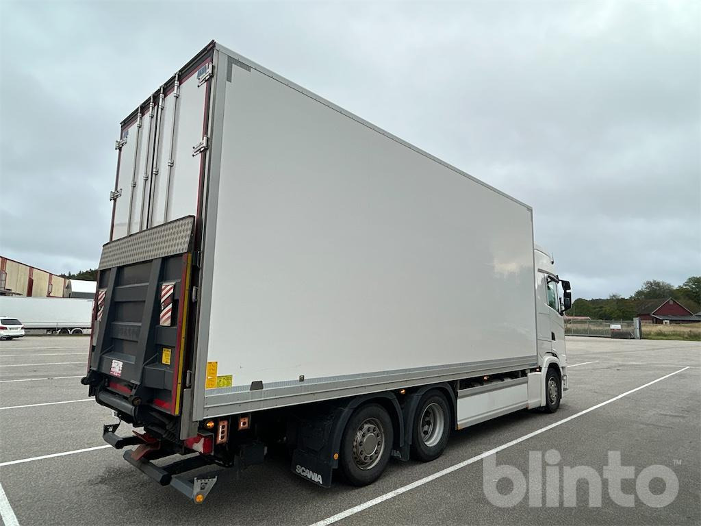 SCANIA S450 B6X2*4NB - Camión caja cerrada: foto 3 SCANIA S450 B6X2*4NB - Camión caja cerrada: foto 3