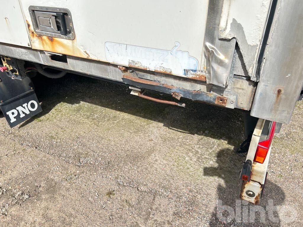 SCHMITZ SKO 24 - Caja cerrada semirremolque: foto 5 SCHMITZ SKO 24 - Caja cerrada semirremolque: foto 5
