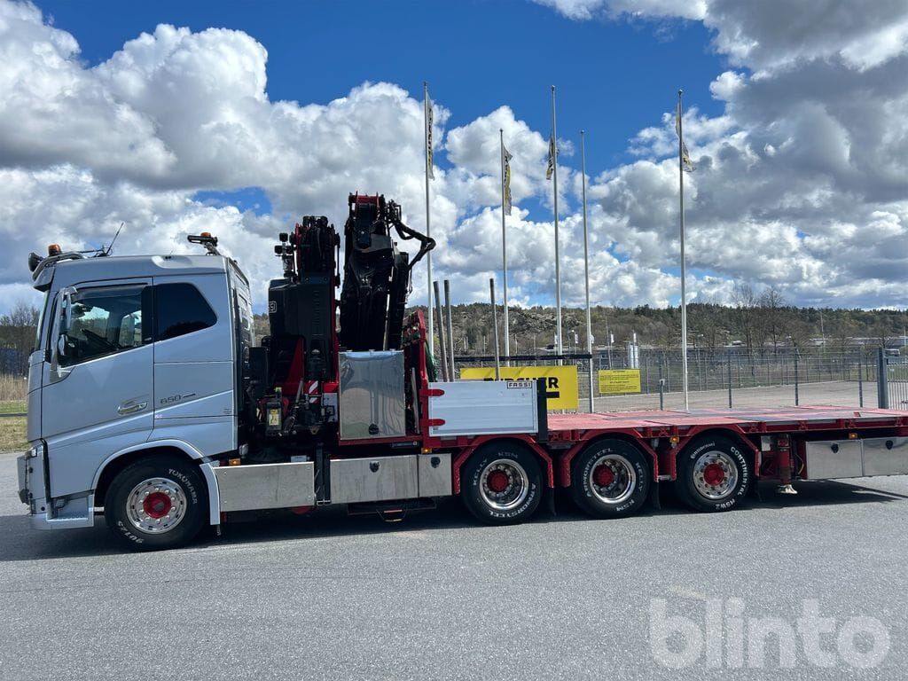 VOLVO FH16 650 8x4 med Fassi F710 Kran - Camión caja abierta, Camión grúa: foto 2 VOLVO FH16 650 8x4 med Fassi F710 Kran - Camión caja abierta, Camión grúa: foto 2