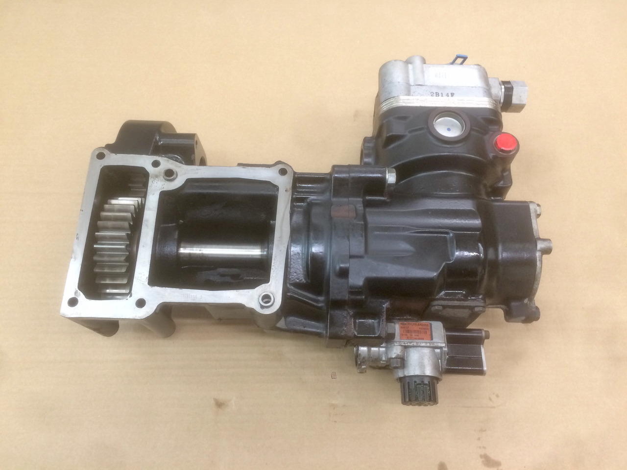 COMPRESSORE ARIA MONOCILINDRICO CON FRIZIONE MAN / KNORR - Compresor de aire: foto 1 COMPRESSORE ARIA MONOCILINDRICO CON FRIZIONE MAN / KNORR - Compresor de aire: foto 1