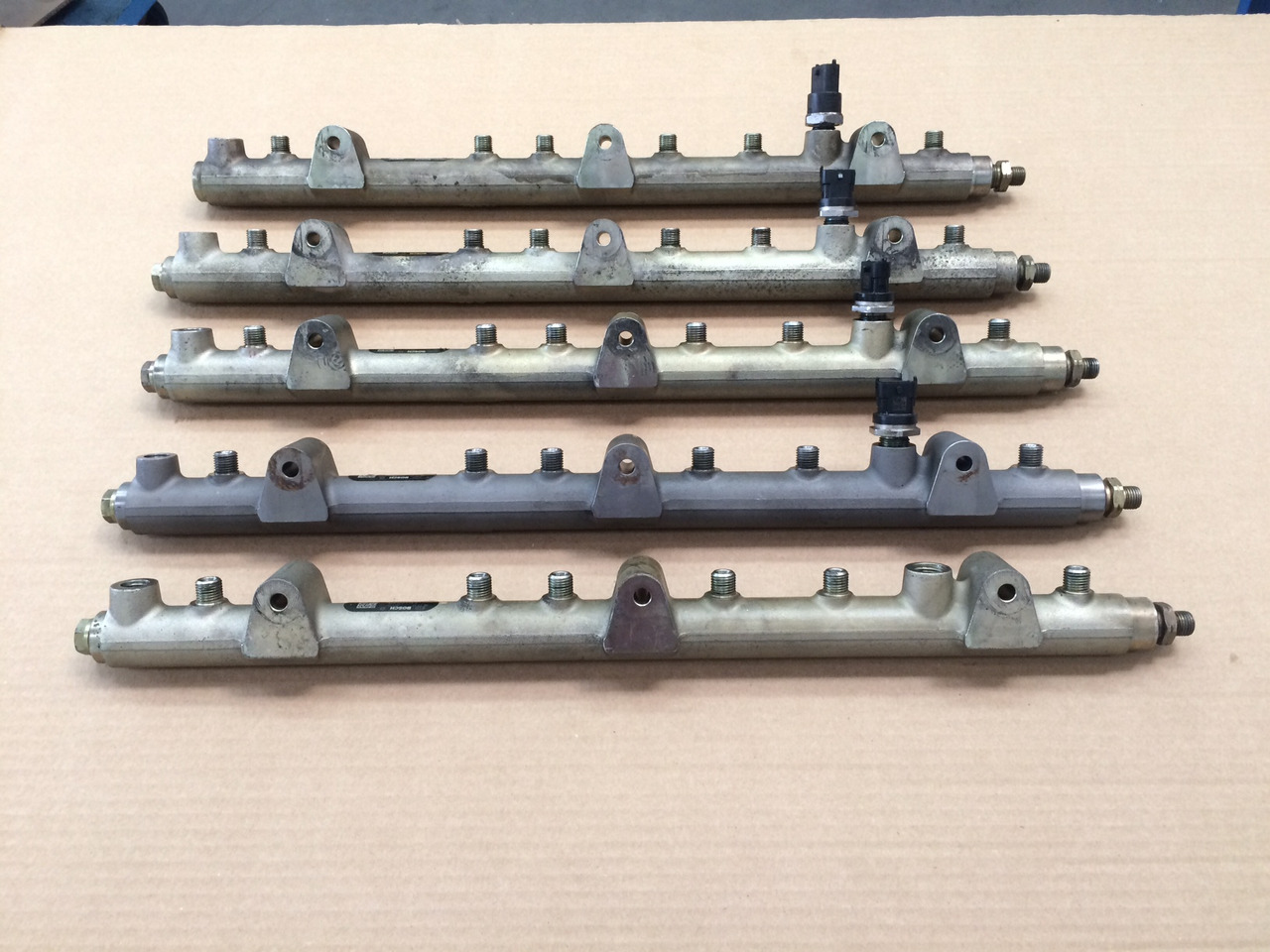 TUBO PRESSIONE COMMON RAIL MAN 51103116054 - Procesamiento de combustible: foto 4 TUBO PRESSIONE COMMON RAIL MAN 51103116054 - Procesamiento de combustible: foto 4