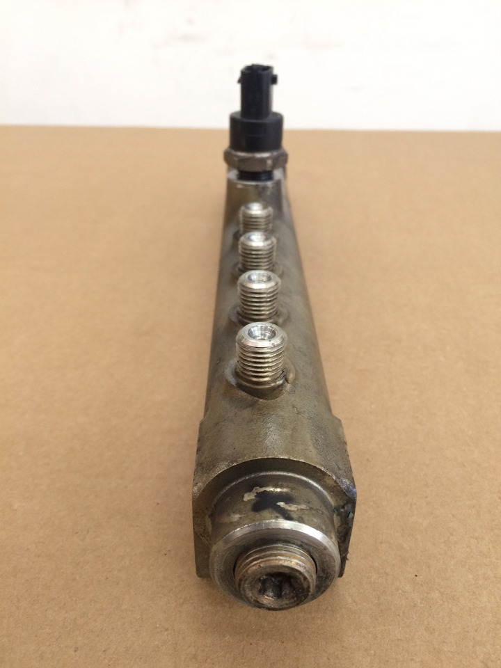 TUBO PRESSIONE COMMON RAIL MAN 51103116062 - Procesamiento de combustible: foto 4 TUBO PRESSIONE COMMON RAIL MAN 51103116062 - Procesamiento de combustible: foto 4