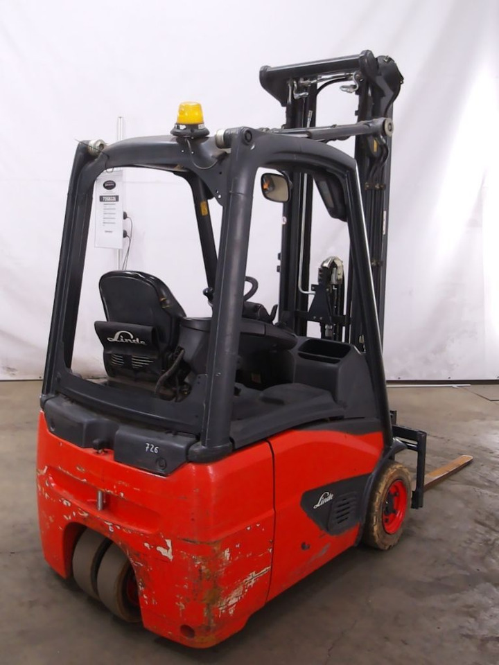 LINDE E15 - Carretilla elevadora eléctrica: foto 2 LINDE E15 - Carretilla elevadora eléctrica: foto 2