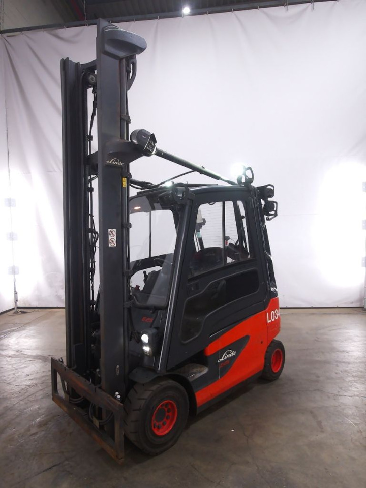 Linde E25-01 - Carretilla elevadora eléctrica: foto 1 Linde E25-01 - Carretilla elevadora eléctrica: foto 1