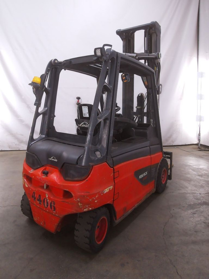 Linde E30L-01 - Carretilla elevadora eléctrica: foto 2 Linde E30L-01 - Carretilla elevadora eléctrica: foto 2