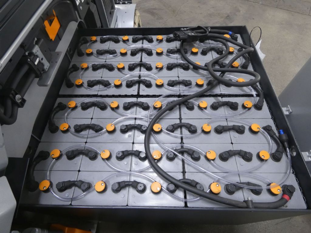 STILL RX60-45 - Carretilla elevadora eléctrica: foto 4 STILL RX60-45 - Carretilla elevadora eléctrica: foto 4