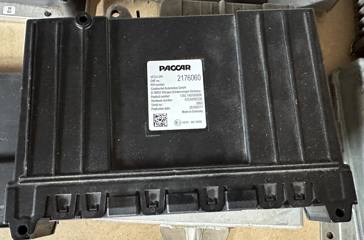 DAF XF CF VECU Control Unit Module 2176060 - Unidad de control: foto 1 DAF XF CF VECU Control Unit Module 2176060 - Unidad de control: foto 1