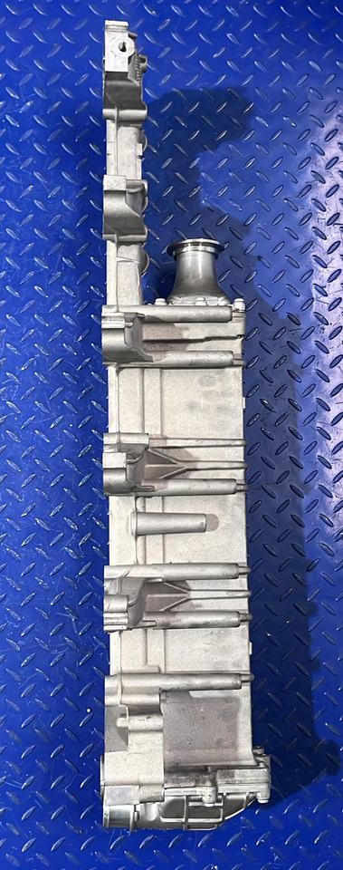 Mercedes Benz EGR ACTROS MP4 A4711406775 - Silenciador/ Sistema de escape para Camión: foto 3 Mercedes Benz EGR ACTROS MP4 A4711406775 - Silenciador/ Sistema de escape para Camión: foto 3