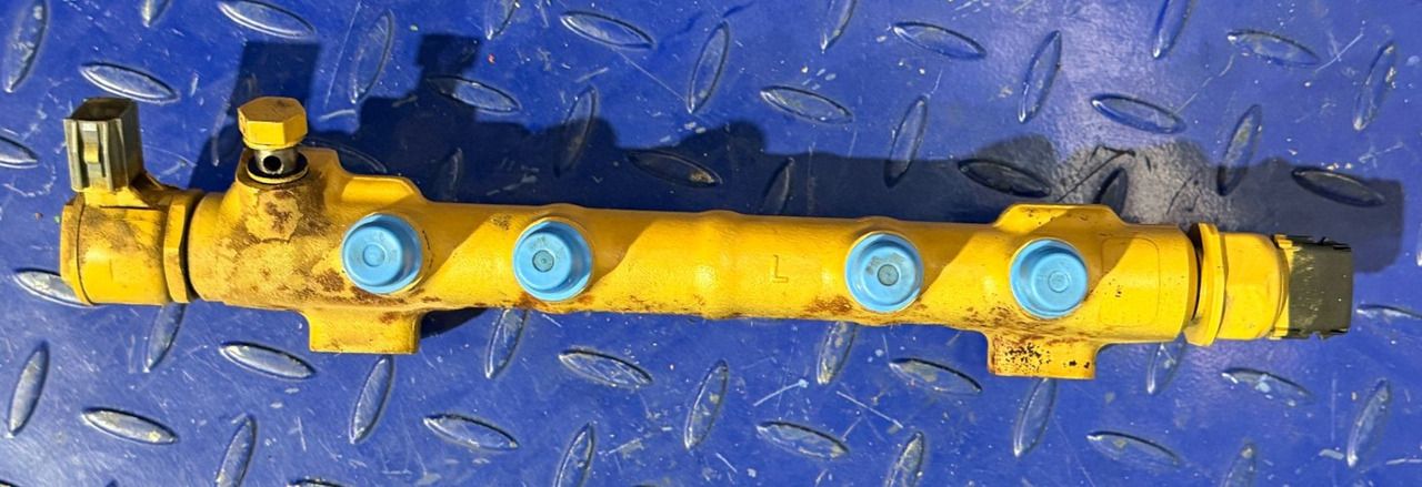 CATERPILLAR C4.4 601-8313 Fuel Injection Pump Rail C4.4 - Piezas de recambio: foto 3 CATERPILLAR C4.4 601-8313 Fuel Injection Pump Rail C4.4 - Piezas de recambio: foto 3
