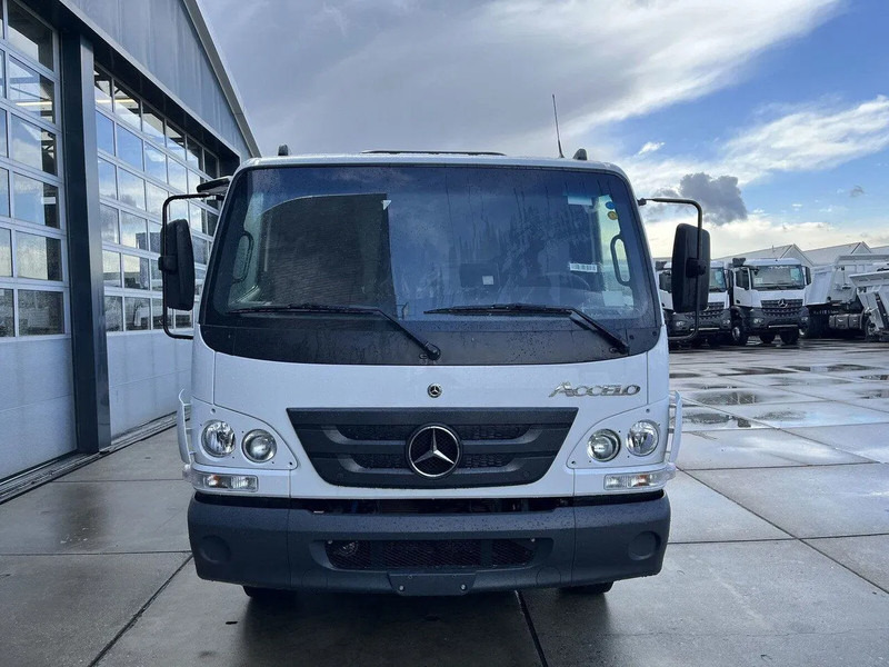Mercedes-Benz Accelo 815 4x2 Garbage Compactor (2 units) Accelo 815 4x2 Garbage Compactor (2 units) - Camión de basura: foto 4 Mercedes-Benz Accelo 815 4x2 Garbage Compactor (2 units) Accelo 815 4x2 Garbage Compactor (2 units) - Camión de basura: foto 4