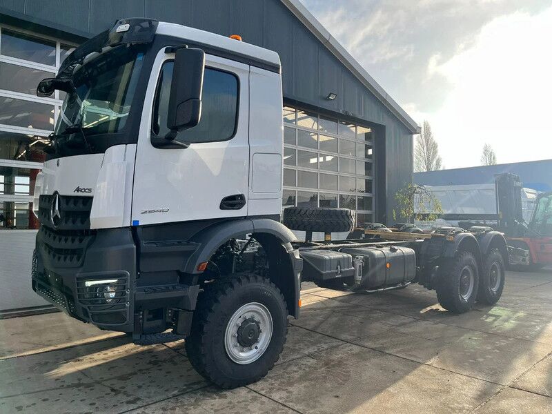 Mercedes-Benz Arocs 3340 A 6x6 Chassis Cabin - Chasis camión: foto 1 Mercedes-Benz Arocs 3340 A 6x6 Chassis Cabin - Chasis camión: foto 1