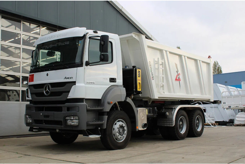 Mercedes-Benz Axor 3344 K 6x4 Tipper Truck - Volquete camión: foto 1 Mercedes-Benz Axor 3344 K 6x4 Tipper Truck - Volquete camión: foto 1