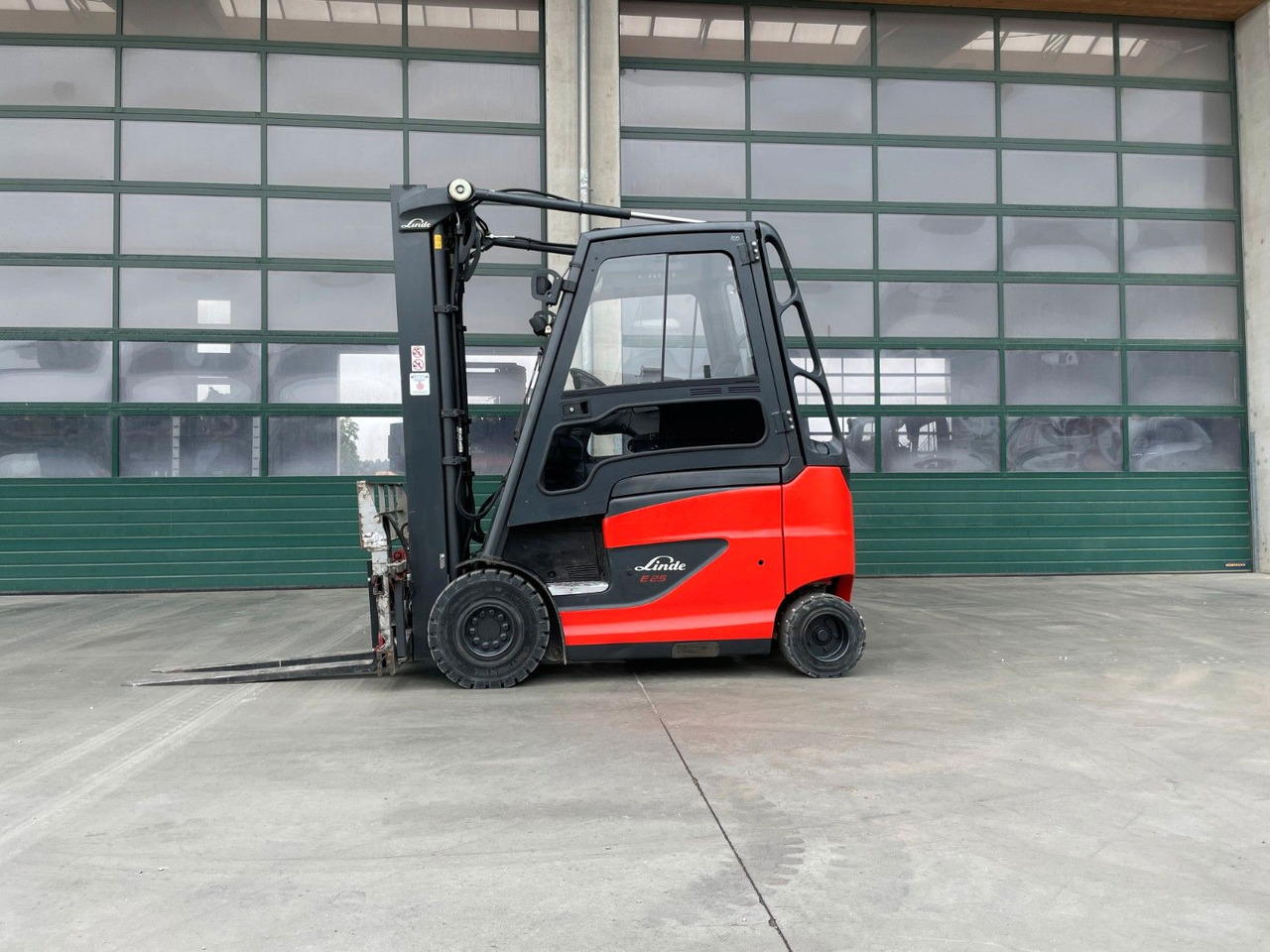 Linde E25H-01 - Carretilla elevadora eléctrica: foto 1 Linde E25H-01 - Carretilla elevadora eléctrica: foto 1