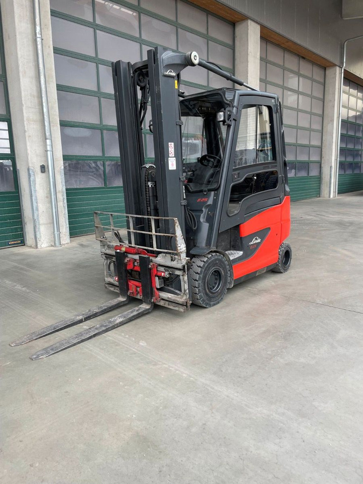 Linde E25H-01 - Carretilla elevadora eléctrica: foto 2 Linde E25H-01 - Carretilla elevadora eléctrica: foto 2