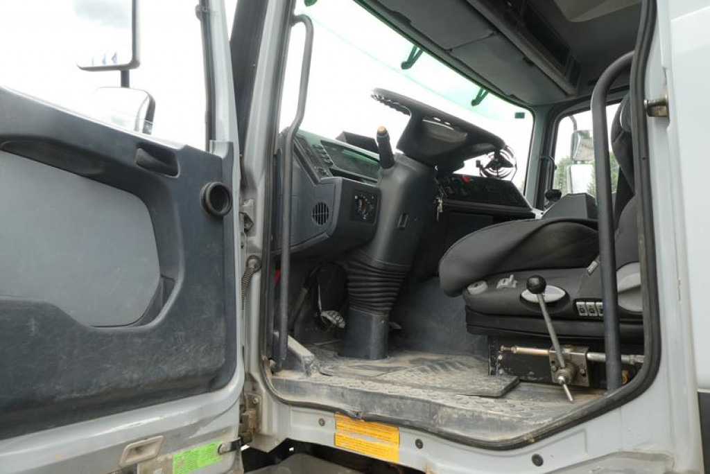 MERCEDES-BENZ Actros 3235 B 8x4 Betonmischer Stetter 9m³ -Deutsch - Camión: foto 4 MERCEDES-BENZ Actros 3235 B 8x4 Betonmischer Stetter 9m³ -Deutsch - Camión: foto 4