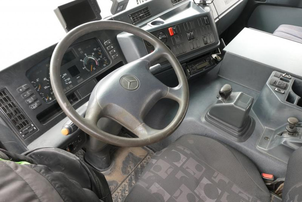 MERCEDES-BENZ Actros 3235 B 8x4 Betonmischer Stetter 9m³ -Deutsch - Camión: foto 5 MERCEDES-BENZ Actros 3235 B 8x4 Betonmischer Stetter 9m³ -Deutsch - Camión: foto 5