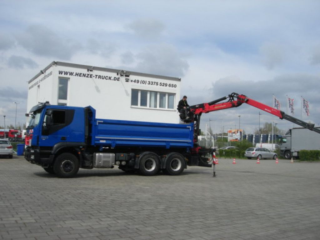 Iveco TRACKER 260T50 6x4 3-Achs Kipper Heckkran Espilo - Volquete camión, Camión grúa: foto 3 Iveco TRACKER 260T50 6x4 3-Achs Kipper Heckkran Espilo - Volquete camión, Camión grúa: foto 3