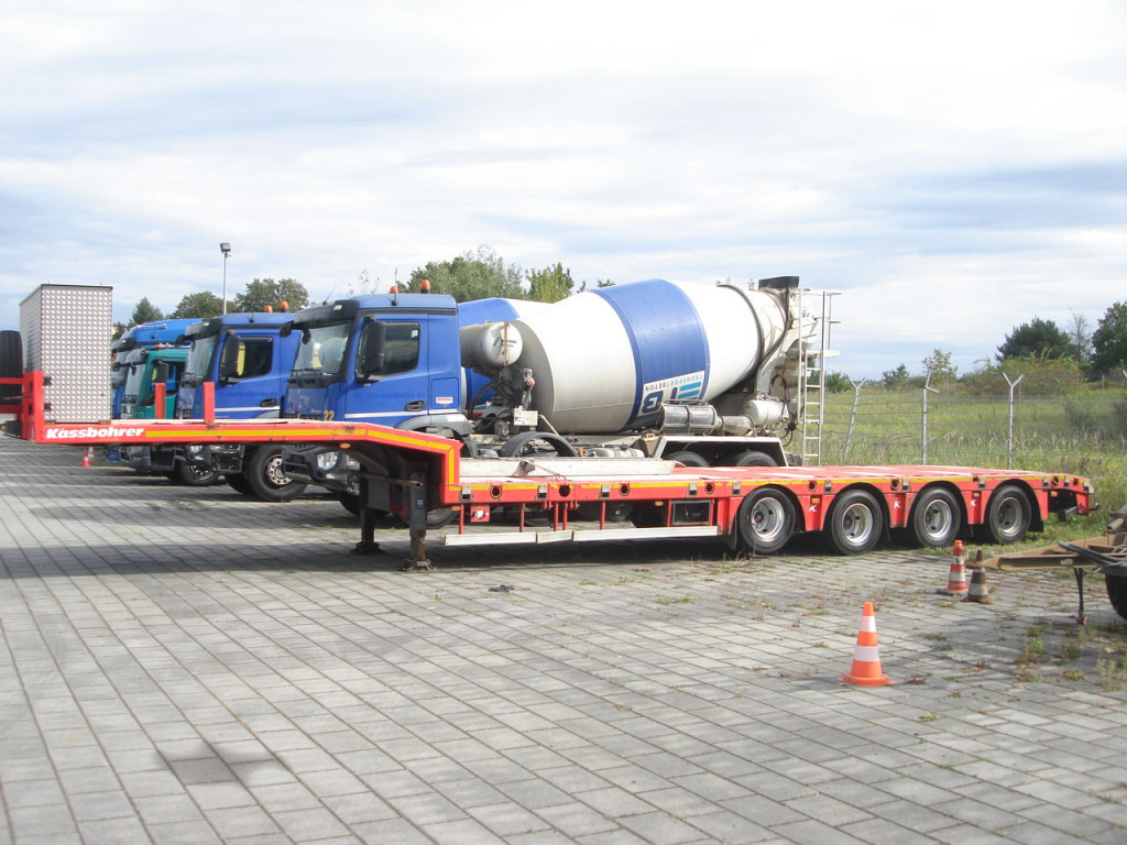 KAESSBOHRER Kaessbohrer LB4E Tiefladerauflieger EX-1 KK LOWBED AUSZIEHBAR-2x Lenkachsen - Góndola rebajadas semirremolque: foto 2 KAESSBOHRER Kaessbohrer LB4E Tiefladerauflieger EX-1 KK LOWBED AUSZIEHBAR-2x Lenkachsen - Góndola rebajadas semirremolque: foto 2