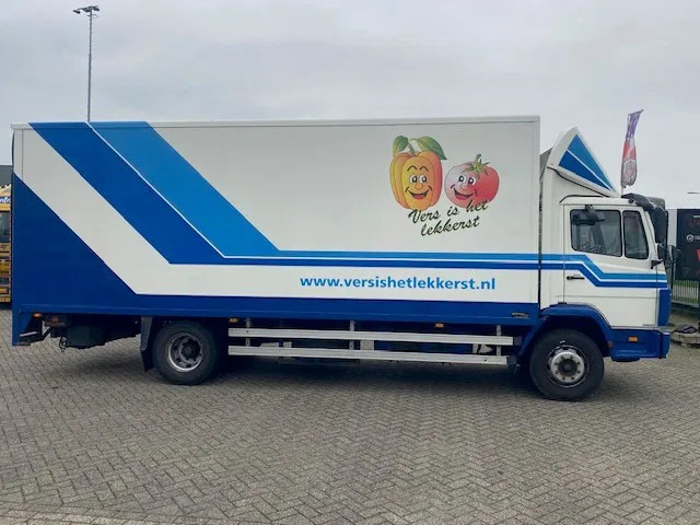 Mercedes-Benz 1317 iso laadbak plus klep, manuel... - Camión caja cerrada: foto 3 Mercedes-Benz 1317 iso laadbak plus klep, manuel... - Camión caja cerrada: foto 3