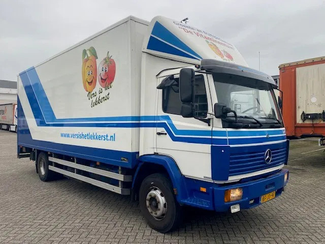 Mercedes-Benz 1317 iso laadbak plus klep, manuel... - Camión caja cerrada: foto 2 Mercedes-Benz 1317 iso laadbak plus klep, manuel... - Camión caja cerrada: foto 2