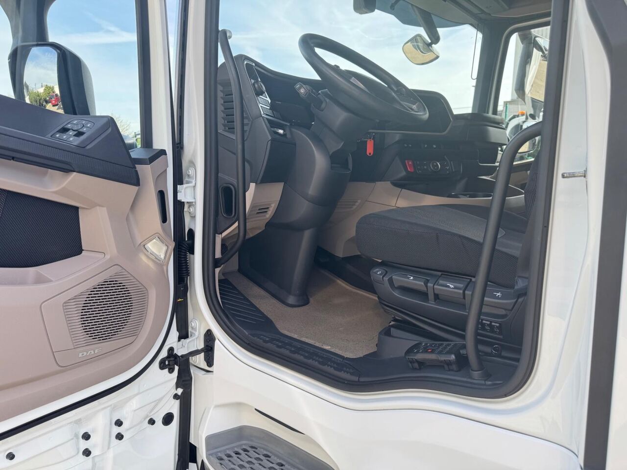 Leasing financiero de DAF XG 480 FT Standklima 2 x TANK 1.195Ltr leasing DAF XG 480 FT Standklima 2 x TANK 1.195Ltr: foto 24 Leasing financiero de DAF XG 480 FT Standklima 2 x TANK 1.195Ltr leasing DAF XG 480 FT Standklima 2 x TANK 1.195Ltr: foto 24