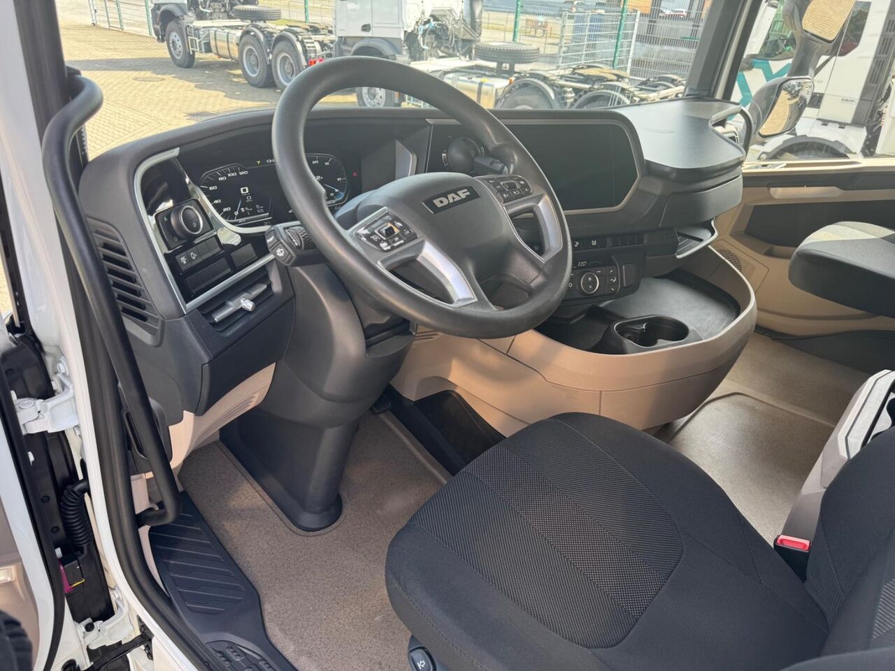 Leasing financiero de DAF XG 480 FT Standklima 2 x TANK 1.195Ltr leasing DAF XG 480 FT Standklima 2 x TANK 1.195Ltr: foto 25 Leasing financiero de DAF XG 480 FT Standklima 2 x TANK 1.195Ltr leasing DAF XG 480 FT Standklima 2 x TANK 1.195Ltr: foto 25