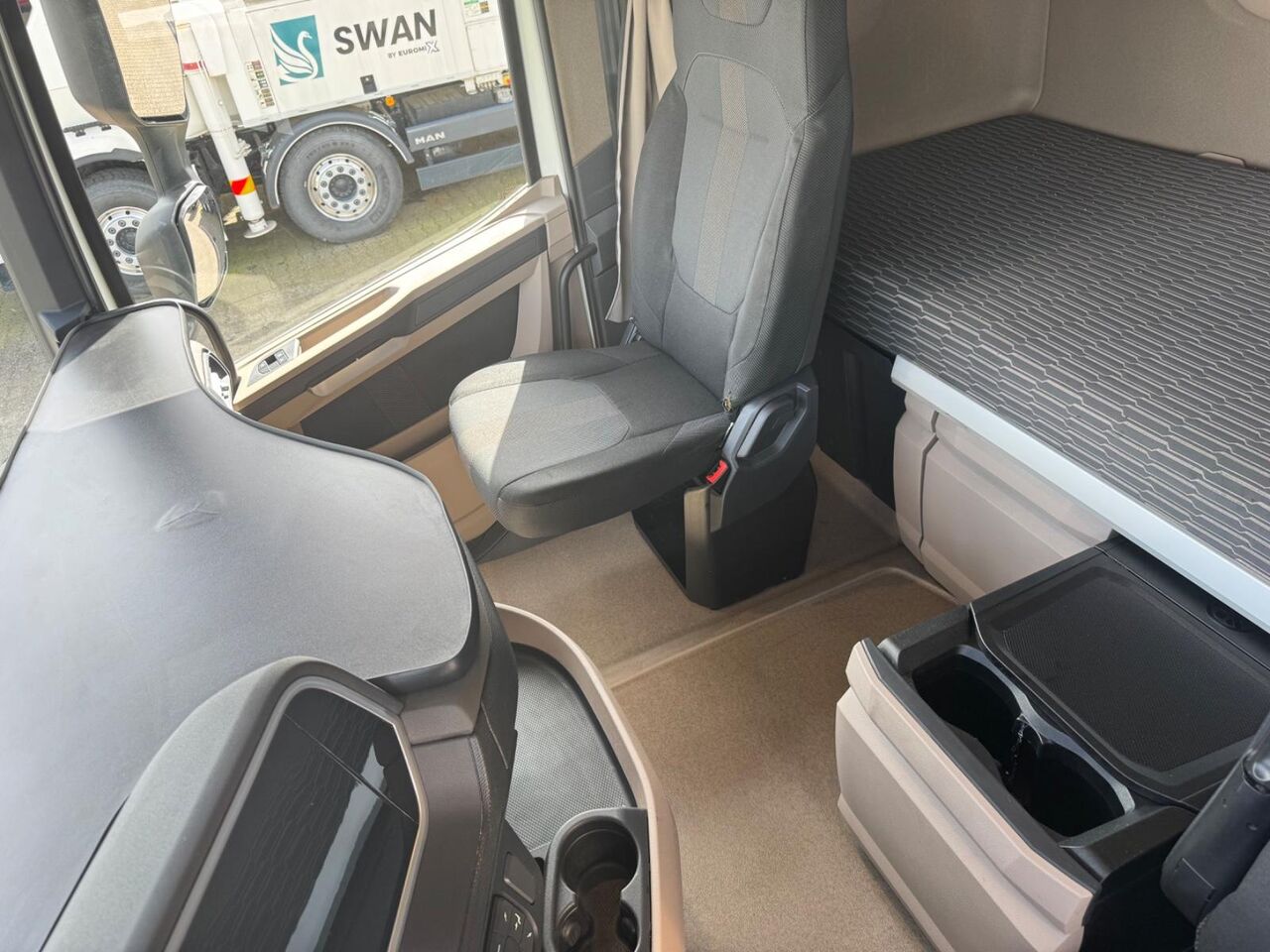 Leasing financiero de DAF XG 480 FT Standklima 2 x TANK 1.195Ltr leasing DAF XG 480 FT Standklima 2 x TANK 1.195Ltr: foto 27 Leasing financiero de DAF XG 480 FT Standklima 2 x TANK 1.195Ltr leasing DAF XG 480 FT Standklima 2 x TANK 1.195Ltr: foto 27