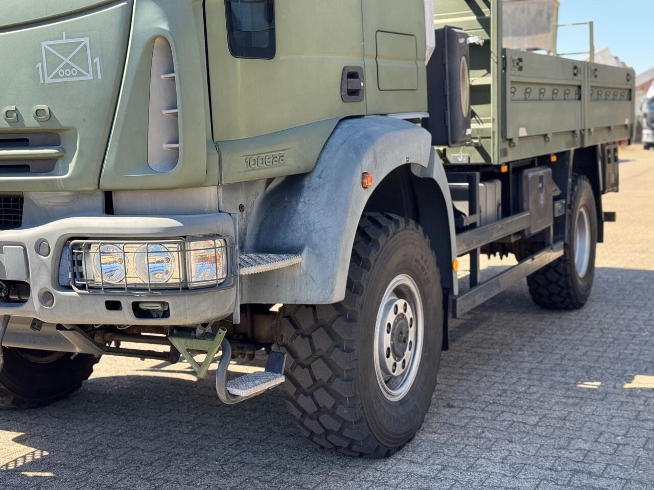Iveco ML100E22WM-BW 4x4 Camper Exped 19 TKm - Camión caja abierta: foto 4 Iveco ML100E22WM-BW 4x4 Camper Exped 19 TKm - Camión caja abierta: foto 4