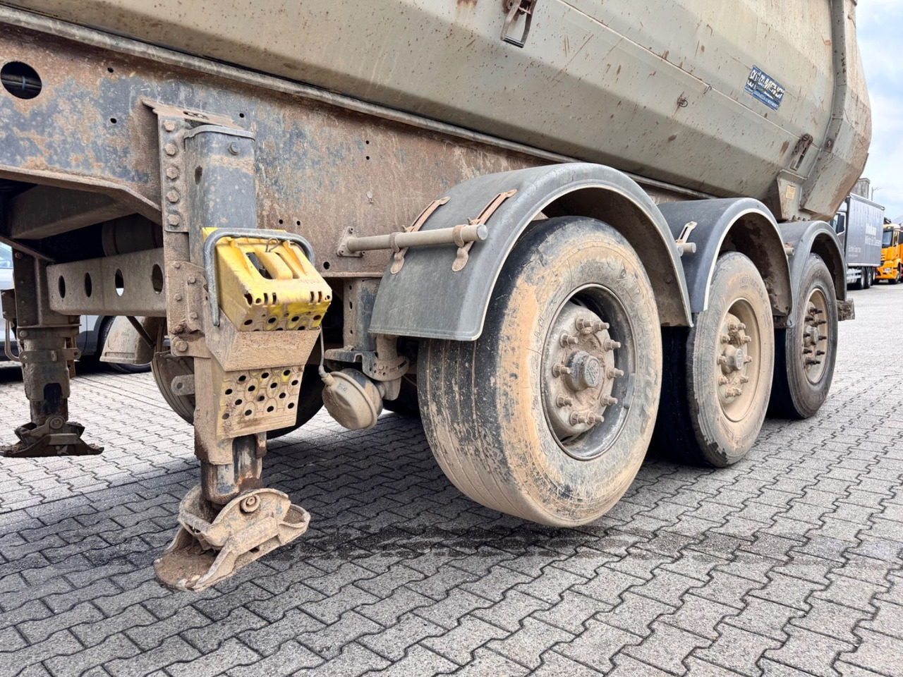 Menci SA700R Kipper Mulde 27m³ Lift Stahl 3 Stück - Volquete semirremolque: foto 4 Menci SA700R Kipper Mulde 27m³ Lift Stahl 3 Stück - Volquete semirremolque: foto 4