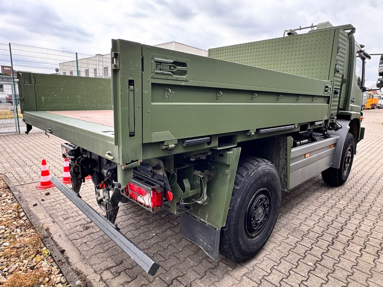 Mercedes-Benz 1018 Atego 4x4 Allrad Camper - Caja abierta furgoneta: foto 4 Mercedes-Benz 1018 Atego 4x4 Allrad Camper - Caja abierta furgoneta: foto 4