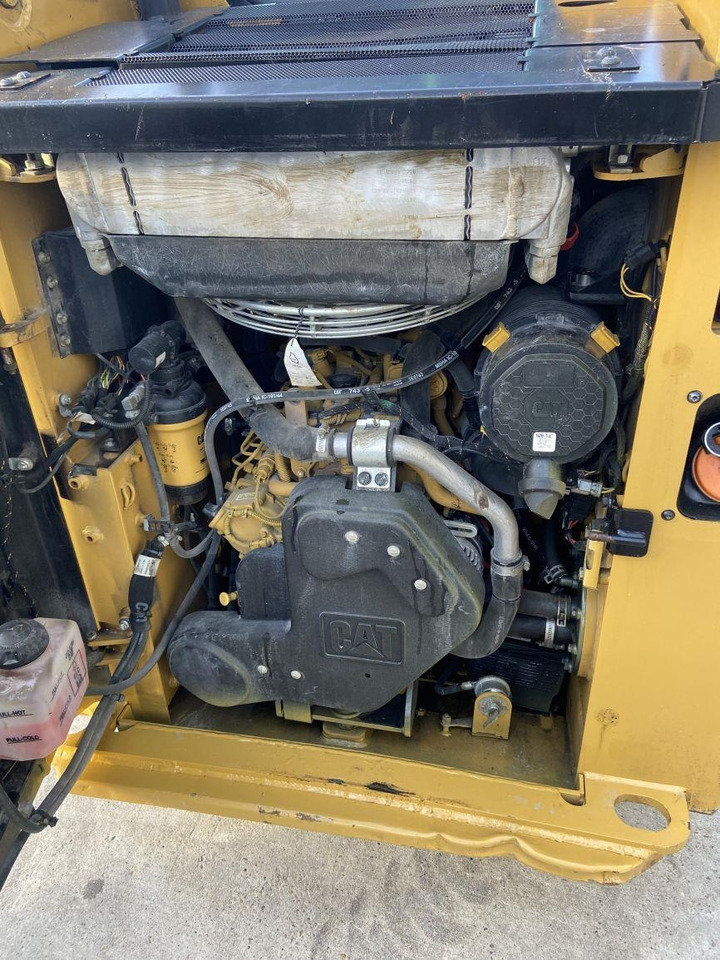 CAT 226 D3 (5867) - Minicargadora: foto 5 CAT 226 D3 (5867) - Minicargadora: foto 5