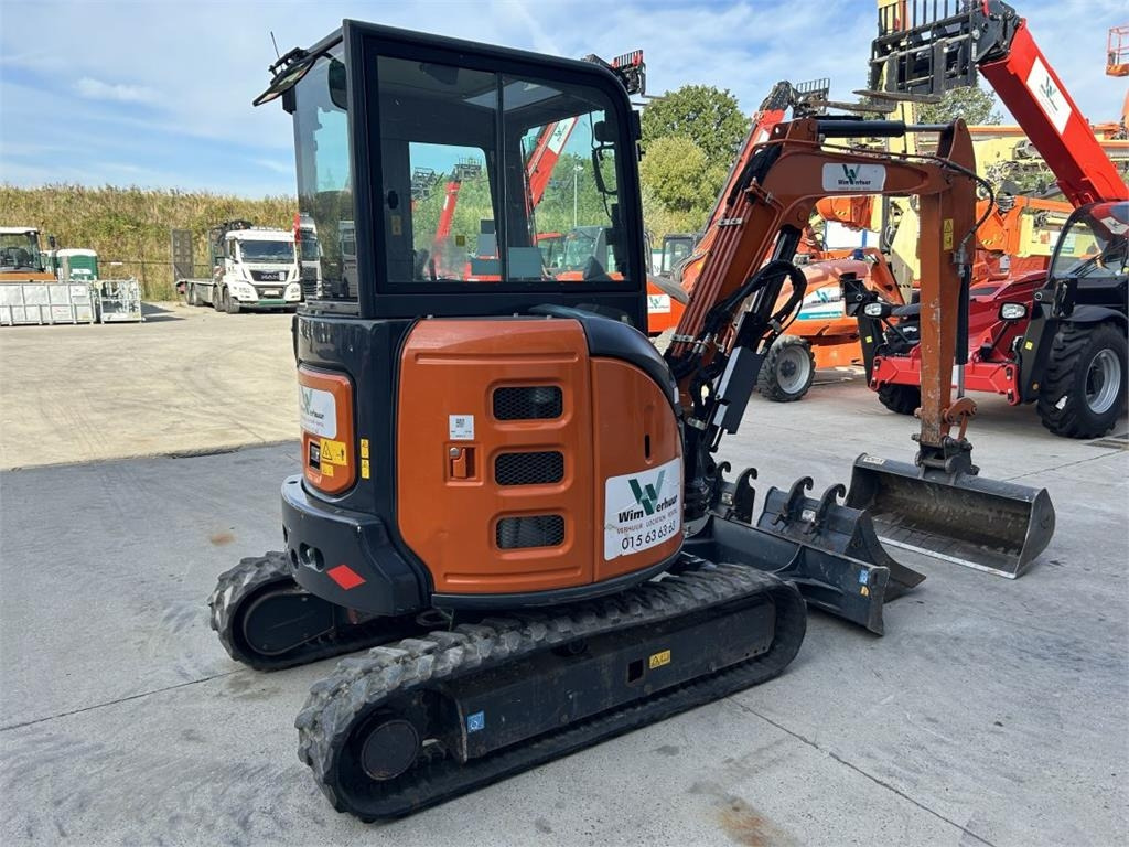 Hitachi ZX33U-6 (7740) - Miniexcavadora: foto 5 Hitachi ZX33U-6 (7740) - Miniexcavadora: foto 5