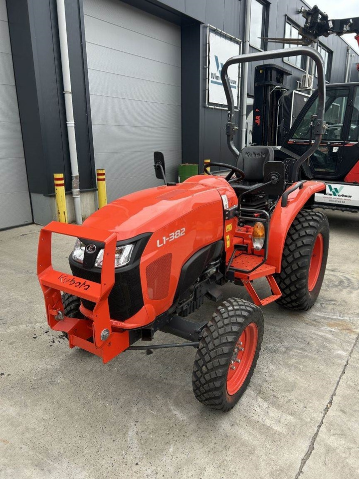 Kubota L1-382 (7325) - Tractor municipal: foto 5 Kubota L1-382 (7325) - Tractor municipal: foto 5