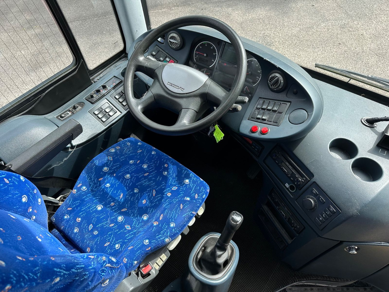 Neoplan P25 Trendliner 3516ÜC Klimaanlage*WC*57 Sitze Neoplan P25 Trendliner 3516ÜC Klimaanlage*WC*57 Sitze - Autocar: foto 5 Neoplan P25 Trendliner 3516ÜC Klimaanlage*WC*57 Sitze Neoplan P25 Trendliner 3516ÜC Klimaanlage*WC*57 Sitze - Autocar: foto 5