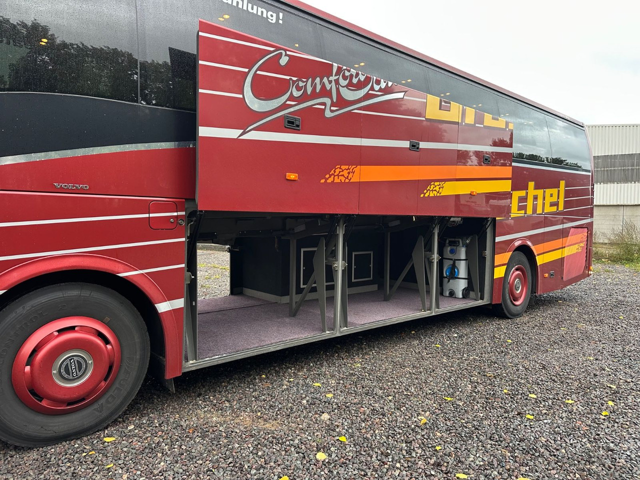 Volvo 9900 HD 6x2 (9700*415 HD*Tourismo RHD) - Autocar: foto 3 Volvo 9900 HD 6x2 (9700*415 HD*Tourismo RHD) - Autocar: foto 3